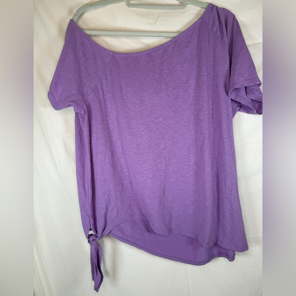 Torrid Prince Off-Shoulder Purple Graphic Tee with Doves Size 1 - Picture 4 of 4
